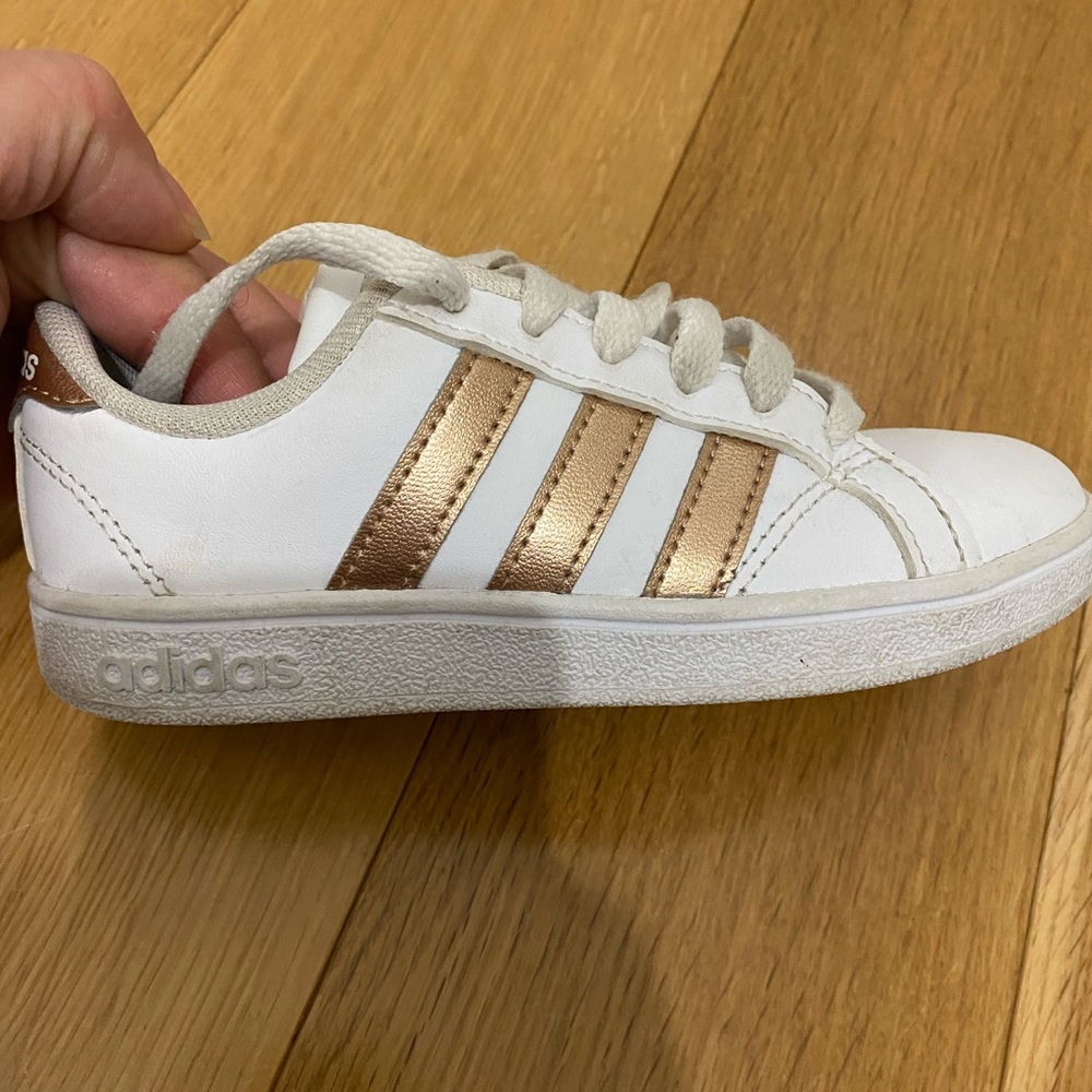 Adidas baseline copper stripe toddler sneakers
